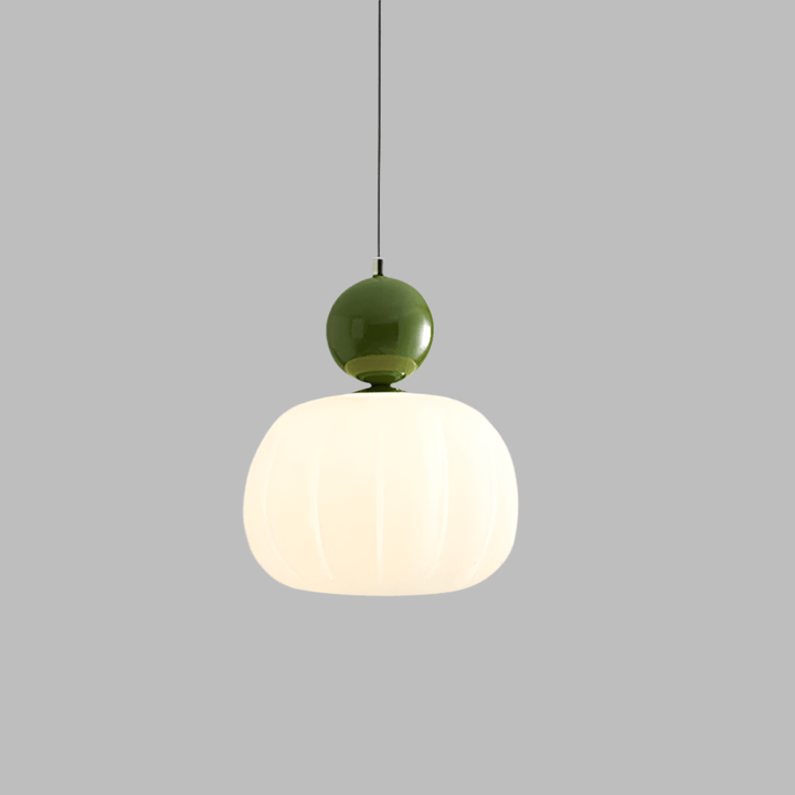 Skandynawska lampa wisząca kula z akrylowym kloszem i metalową zawieszką. Nowoczesny minimalizm.