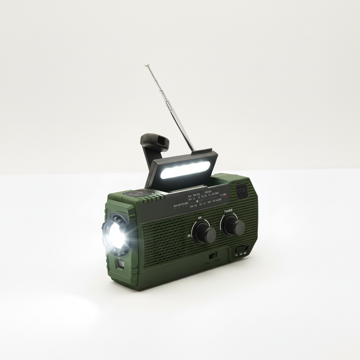 Radio FM/AM SurviGuard, niezawodne źródło informacji w sytuacjach awaryjnych, niezbędne w survivalu i na wyjazdach.