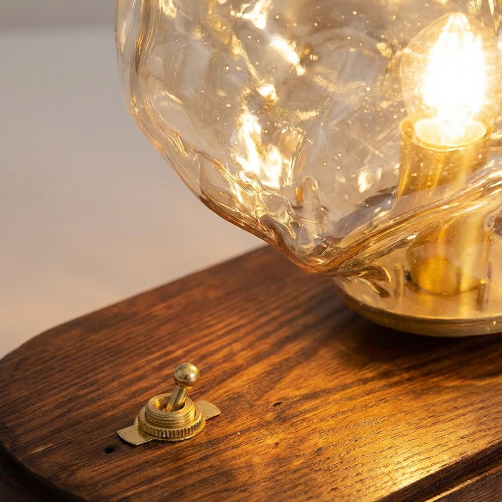 Automatyczna lampa z czujnikiem ruchu, tworzy przytulną atmosferę ciepłym światłem. Nowoczesne oświetlenie domu.