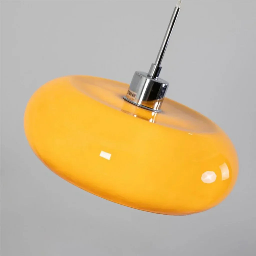 Lampa wisząca szklana, design Bauhaus. Minimalistyczne oświetlenie do nowoczesnych wnętrz.