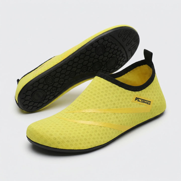 Letnie buty wodne slip-on na jezioro, plażę i basen. Uniwersalne, szybkoschnące dla komfortu i bezpieczeństwa.