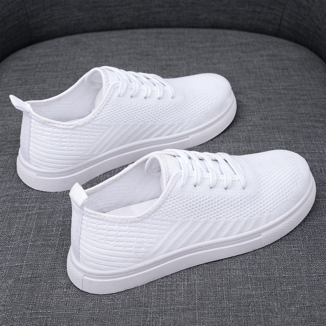 Wygodne damskie sneakersy wsuwane, modne i przewiewne, doskonałe na ciepłe dni.