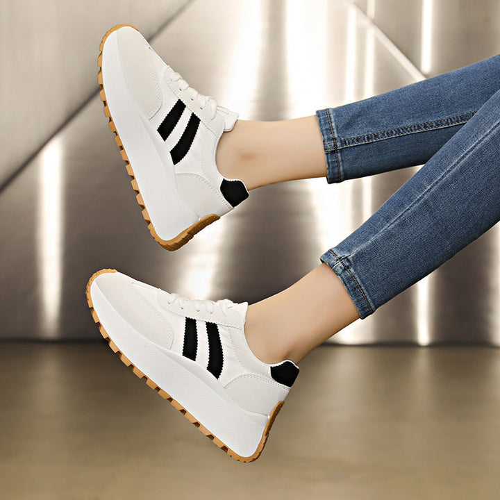 Damskie sneakersy chunky, podkreślające modny styl uliczny. Nowoczesny look, idealne do miejskich spacerów.
