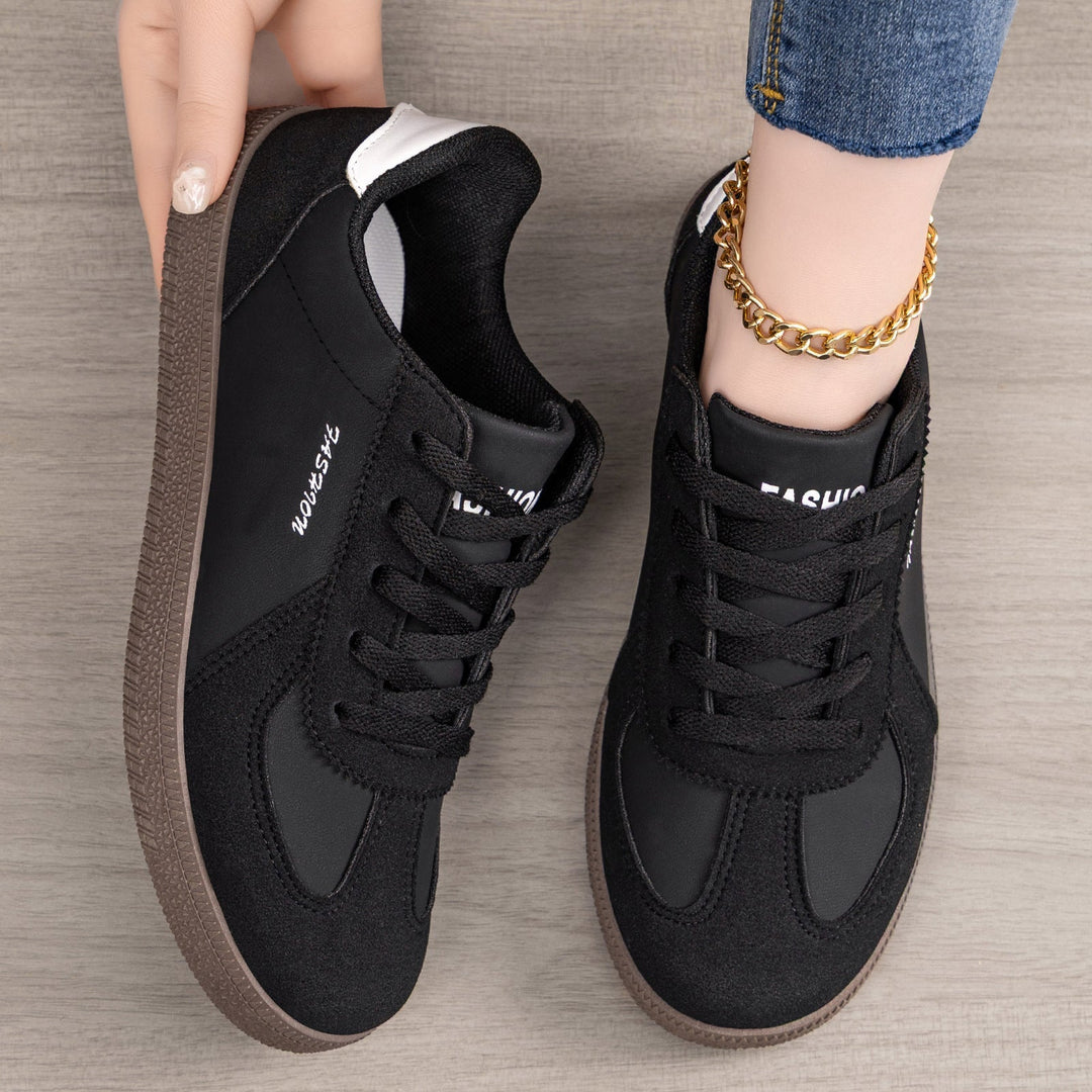 Wygodne damskie sneakersy retro – obuwie codzienne z elementami vintage designu. Idealne do mody miejskiej.