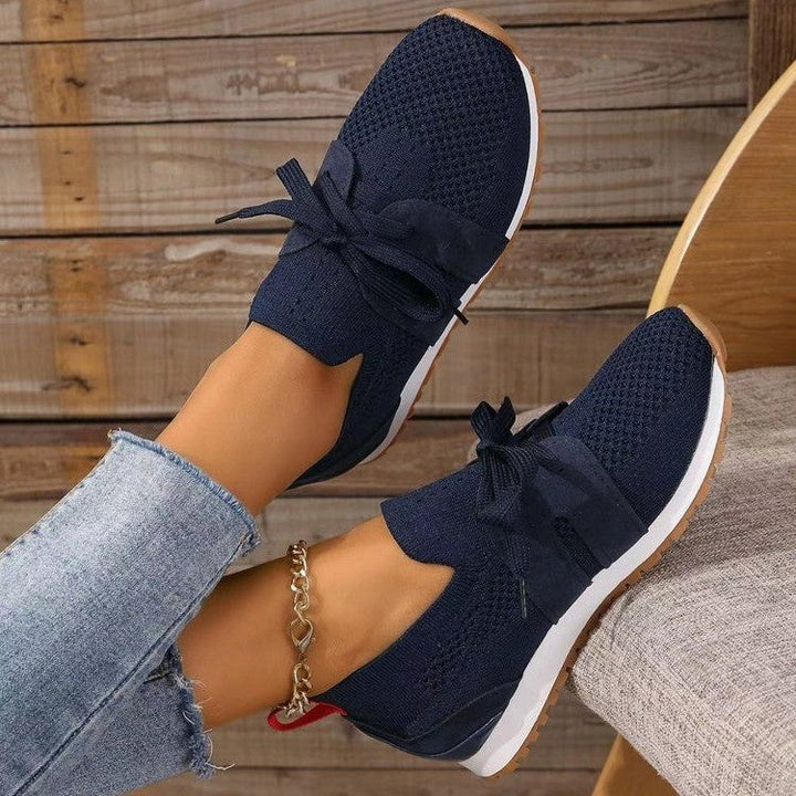 Damskie sneakersy z wkładką memory, lekkie, elastyczne. Idealne na co dzień, zapewniają komfort stóp.