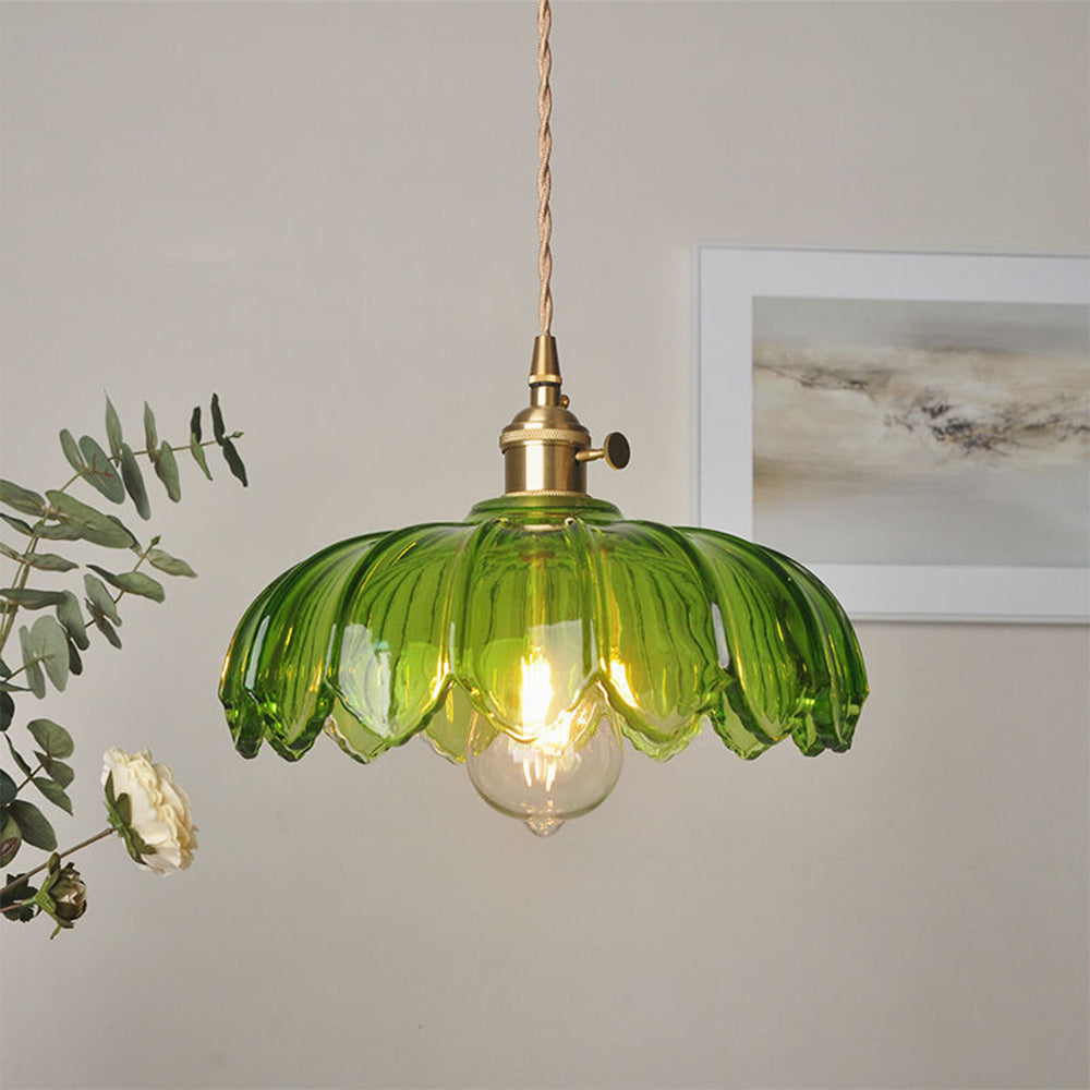 Lampa wisząca szklana, nowoczesny design, bursztynowa, delikatne oświetlenie do salonu lub jadalni.