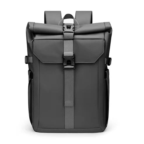 Wodoodporny, ergonomiczny plecak rolltop unisex, idealny do pracy i na uczelnię w każdą pogodę.