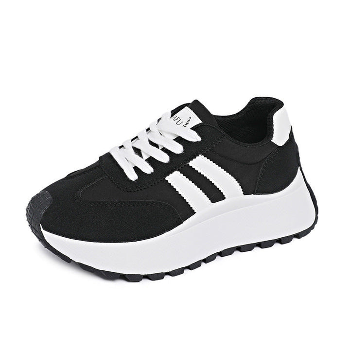 Damskie sneakersy chunky, modne buty na platformie. Dodają charakteru stylizacjom miejskim i casualowym.