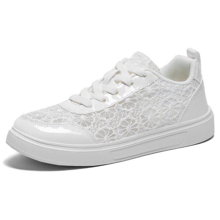 Damskie sneakersy na platformie z koronką w beżowym odcieniu. Idealne modne obuwie na co dzień, wygodne buty miejskie.