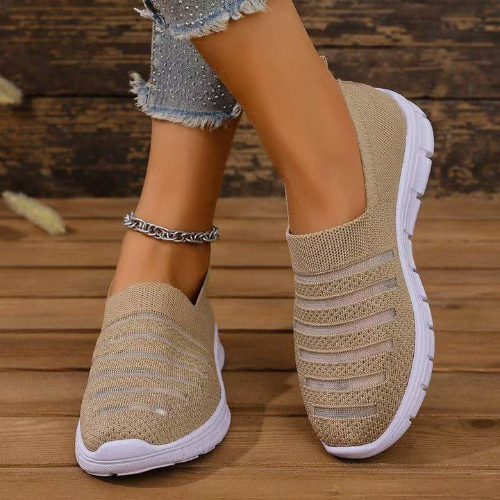 Uniwersalne damskie sneakersy wsuwane, do miasta i na co dzień, komfort i sportowy styl na wiosnę/lato.