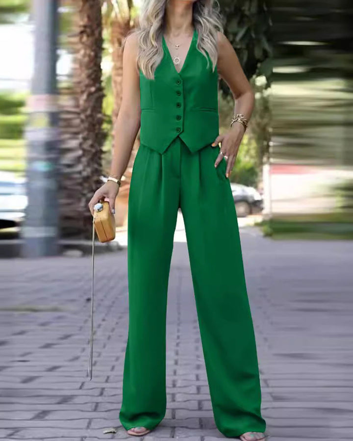 Modny damski komplet: kamizelka i spodnie. Uniwersalny dwuczęściowy zestaw do eleganckich i casualowych stylizacji.