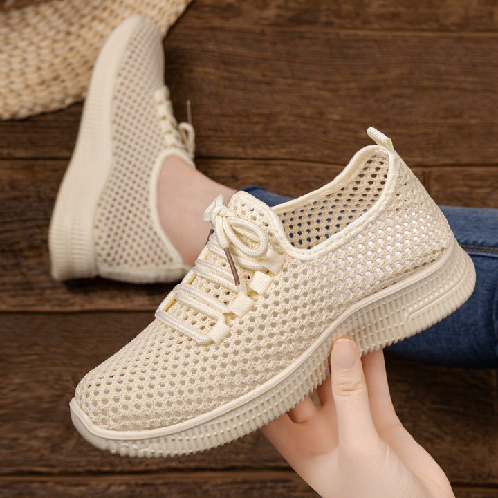 Wygodne damskie obuwie sportowe slip-on. Ultralekkie sneakersy damskie na letnie dni i miejskie stylizacje.