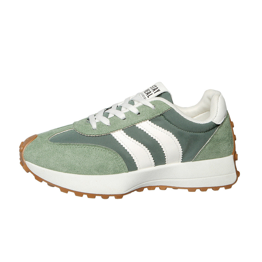 Wygodne obuwie damskie, sneakersy retro. Moda casual, styl miejski. Buty na co dzień.