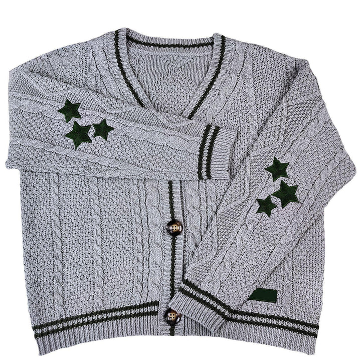 Damski kardigan oversize z gwiazdami, wszechstronny do casualowych i bardziej eleganckich stylizacji.