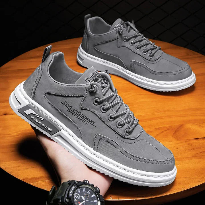 Stylowe męskie trampki sneakersy w klasycznym designie, zapewniające komfort na co dzień.