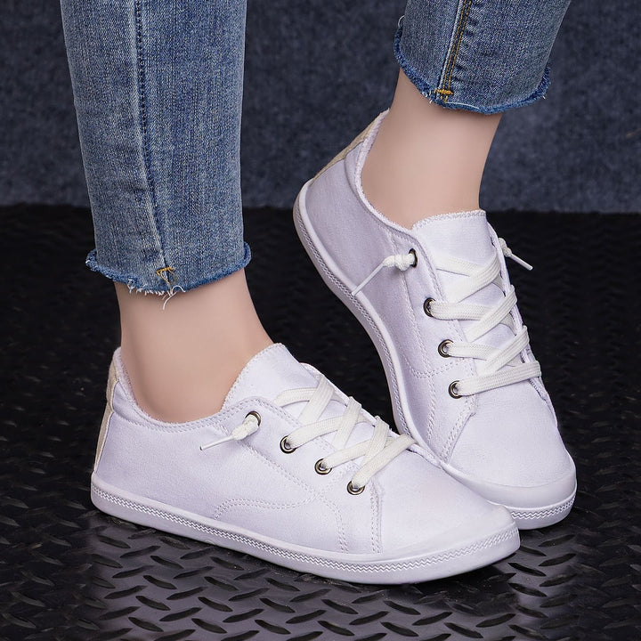 Stylowe damskie sneakersy na co dzień. Buty sportowe z gumową podeszwą.