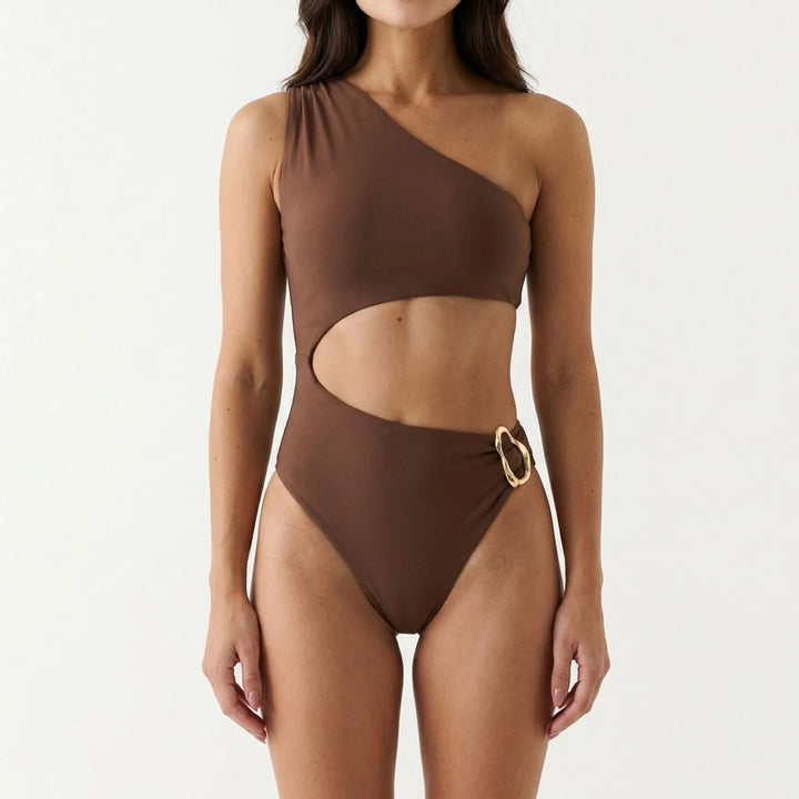 Asymetryczny jednoramienny strój kąpielowy damski z wycięciem. Modne monokini podkreślające sylwetkę.