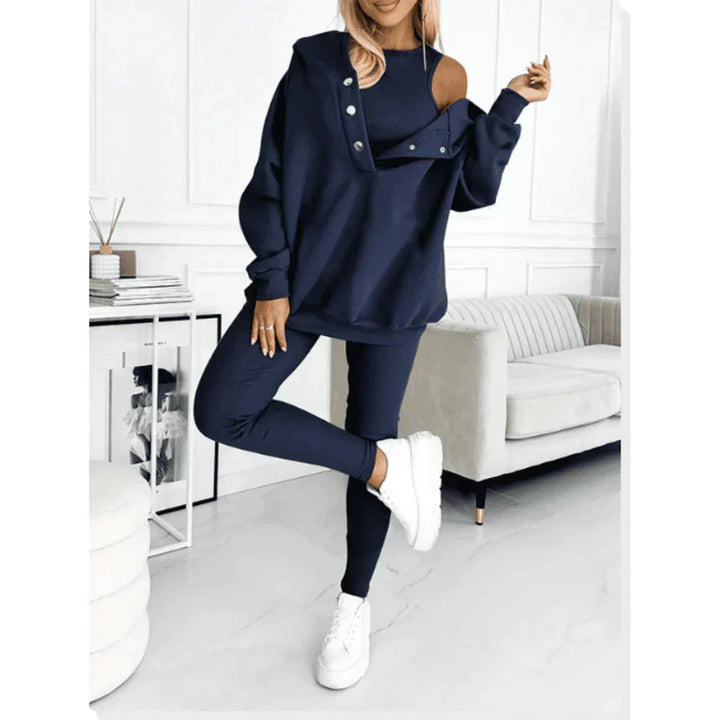 Elegancki damski komplet dresowy trzyczęściowy. Stylowy loungewear i bawełniany dres na co dzień. Modny i wygodny.