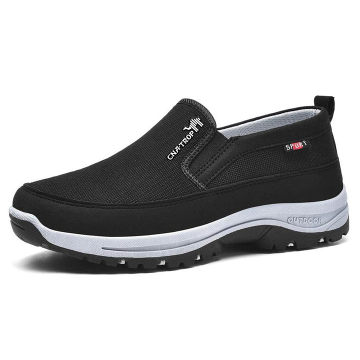 Stylowe męskie buty wsuwane, idealne na codzienne wyjścia i letnie spacery, komfortowe i lekkie.