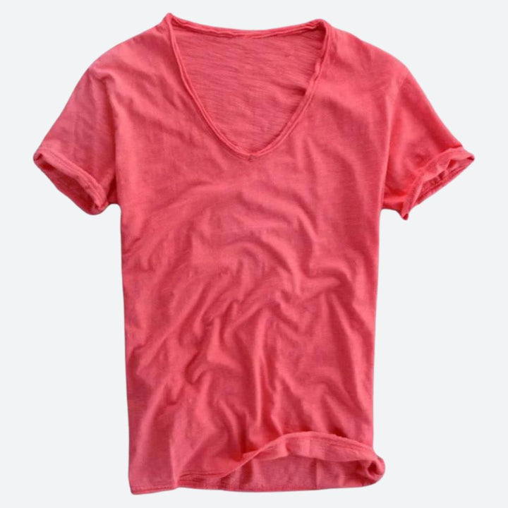 Klasyczna męska koszulka V-neck z krótkim rękawem. Przewiewna, idealna na letnie dni i casualowe stylizacje.