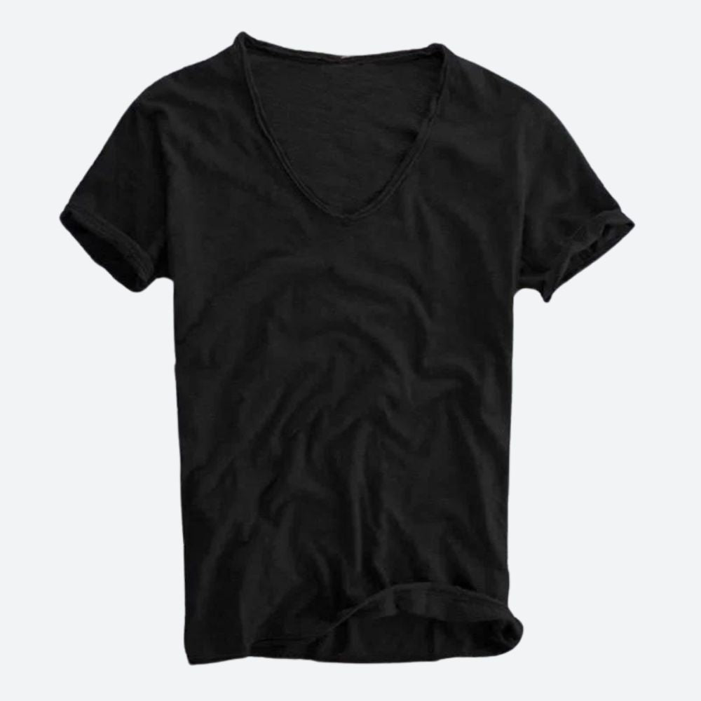 Casualowa męska koszulka z krótkim rękawem V-neck. Uniwersalna na lato, do letnich stylizacji, zapewnia komfort.