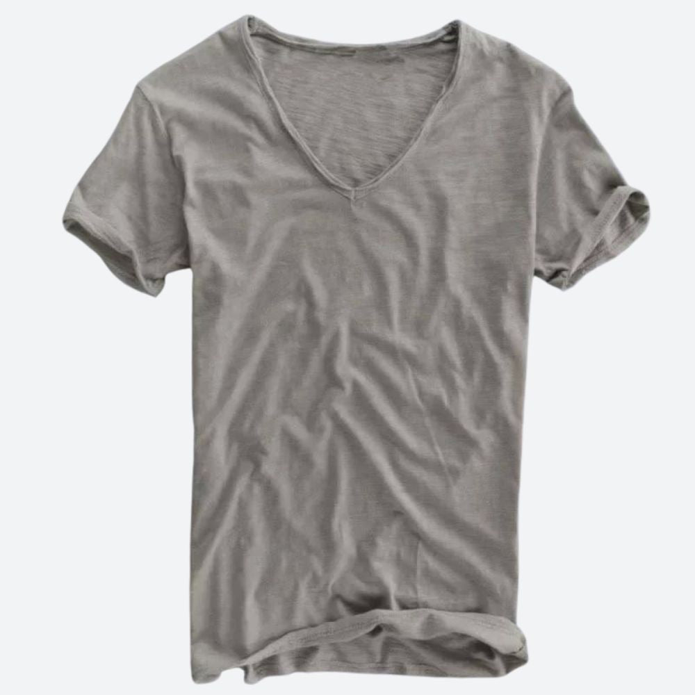 Męska koszulka z dekoltem V-neck, krótki rękaw, idealna na lato. Przewiewna i komfortowa dla swobodnego stylu.