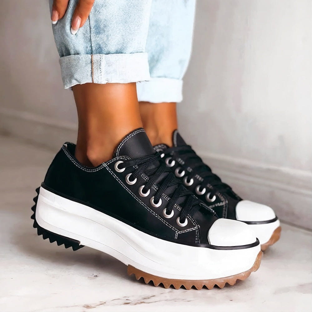 Modne sneakersy Ashley damskie na grubej platformie. Sznurowane, stylowe obuwie dwukolorowe do miejskich looków.