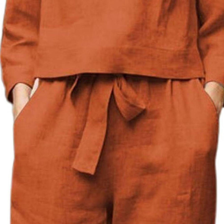 Damski elegancki zestaw casualowy, dwuczęściowy. Wygodny strój z długim rękawem na wiosenne i jesienne dni.