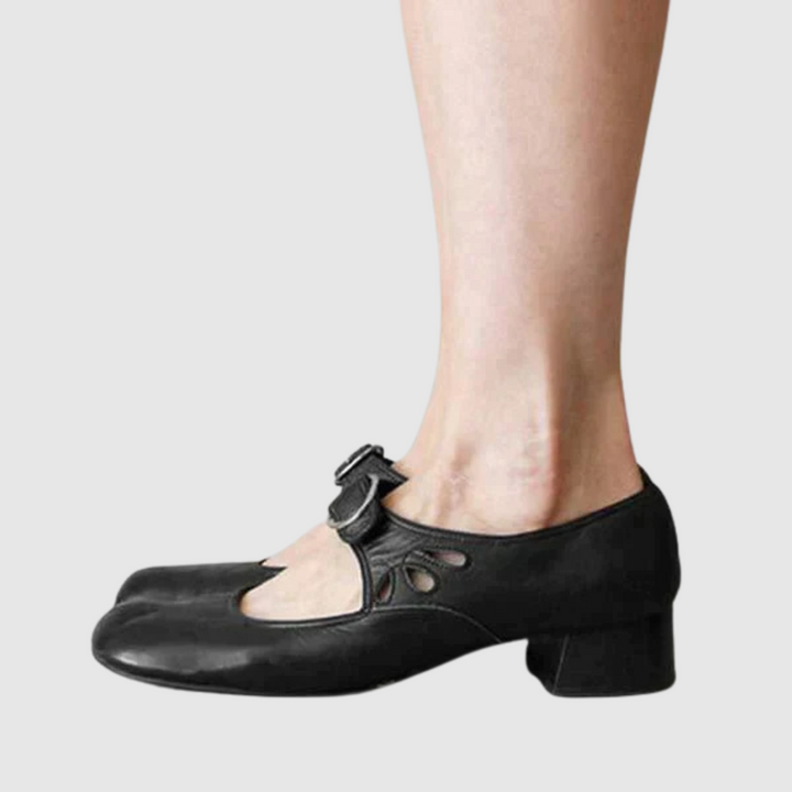Wygodne buty Mary Jane, eleganckie czarne z paskiem, idealne dla kobiet ceniących komfort.