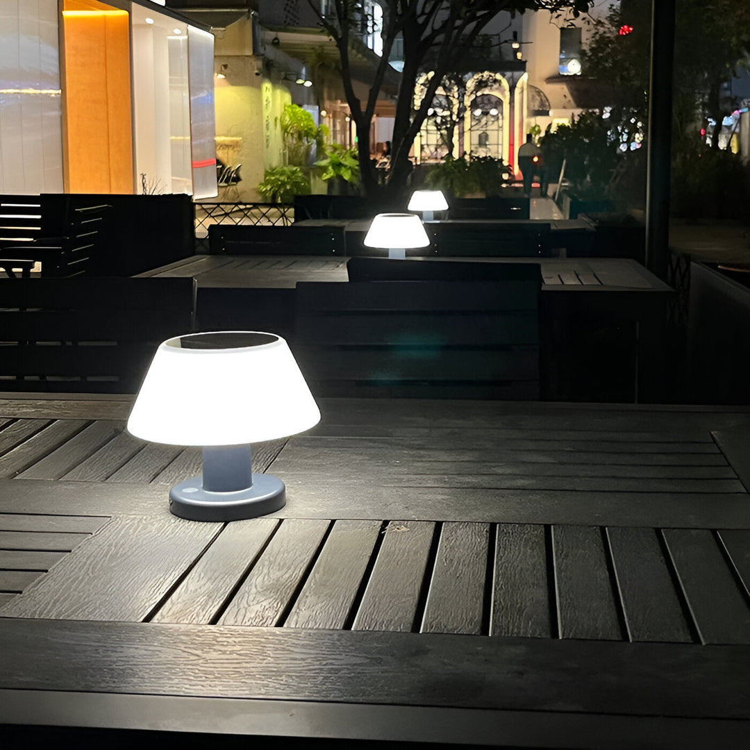 Energooszczędna lampa solarna LED, wodoodporna. Oświetlenie zewnętrzne do ogrodu i na kemping.