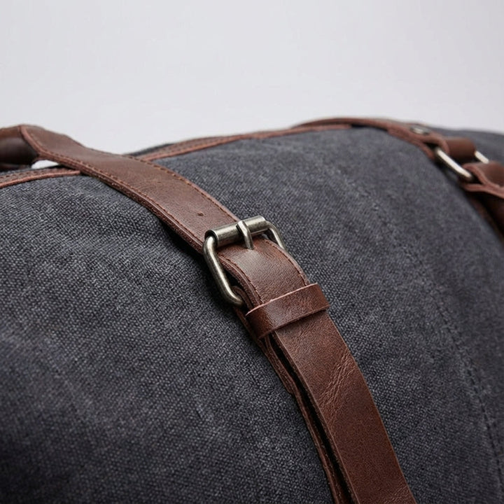 Stylowa torba duffel bag 50L, doskonała na krótkie wyjazdy i jako torba na bagaż. Organizer podróżny.