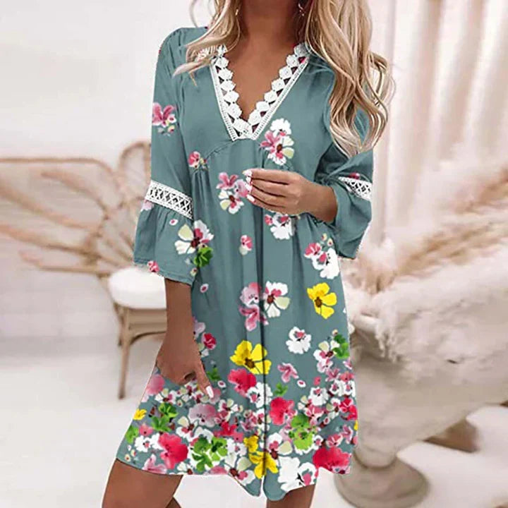 Elegancka, krótka sukienka boho damska, haftowana, dekolt V. Na wiosenne wyjścia.