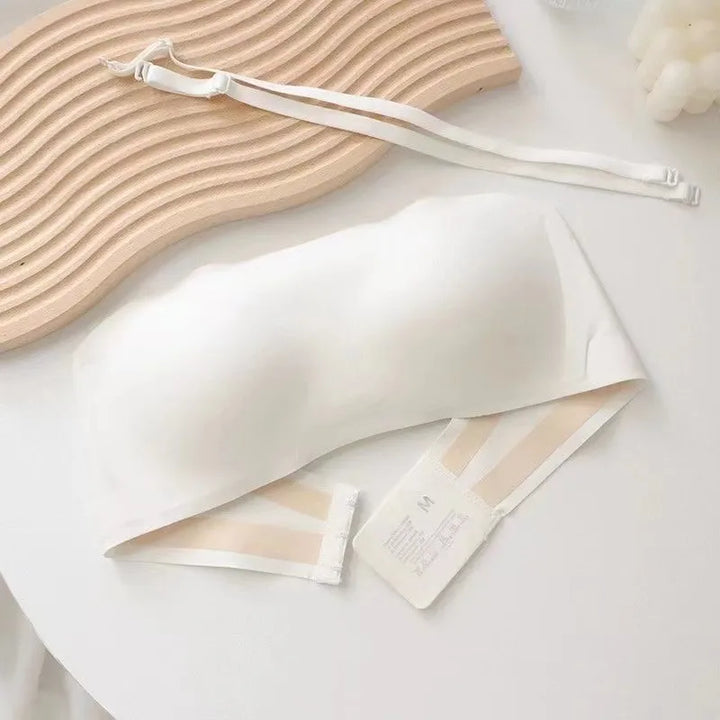 Wygodny biustonosz bandeau bez ramiączek. Modna bielizna damska do wielu stylizacji.