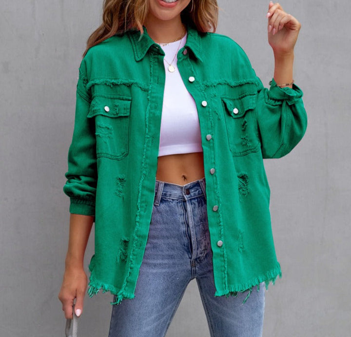 Uniwersalna damska kurtka jeansowa oversize, styl casualowy. Modna i wygodna na wiosnę.