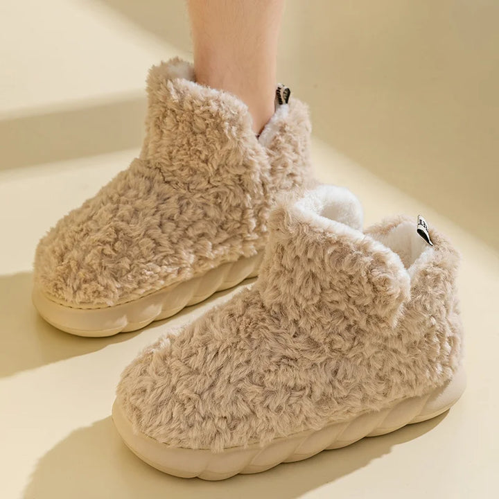 Ciepłe i kobiece kapcie CozySteps, idealny prezent dla niej na jesień i zimę. Komfortowe obuwie.
