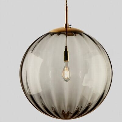 Oświetlenie sufitowe szklana lampa wisząca. Nowoczesna dekoracja do salonu, jadalni. Tworzy nastrojowe światło.