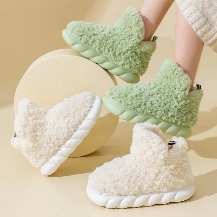 Eleganckie jesienno-zimowe kapcie damskie CozySteps. Stylowe i ciepłe obuwie domowe.