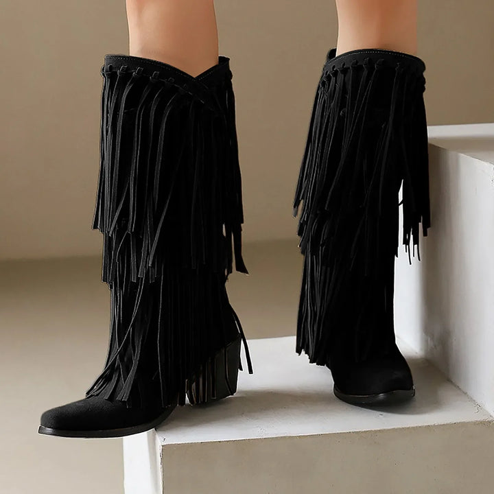 Burgundowe wysokie buty kowbojskie damskie z frędzlami. Welurowe, modne, styl boho i festiwalowy.