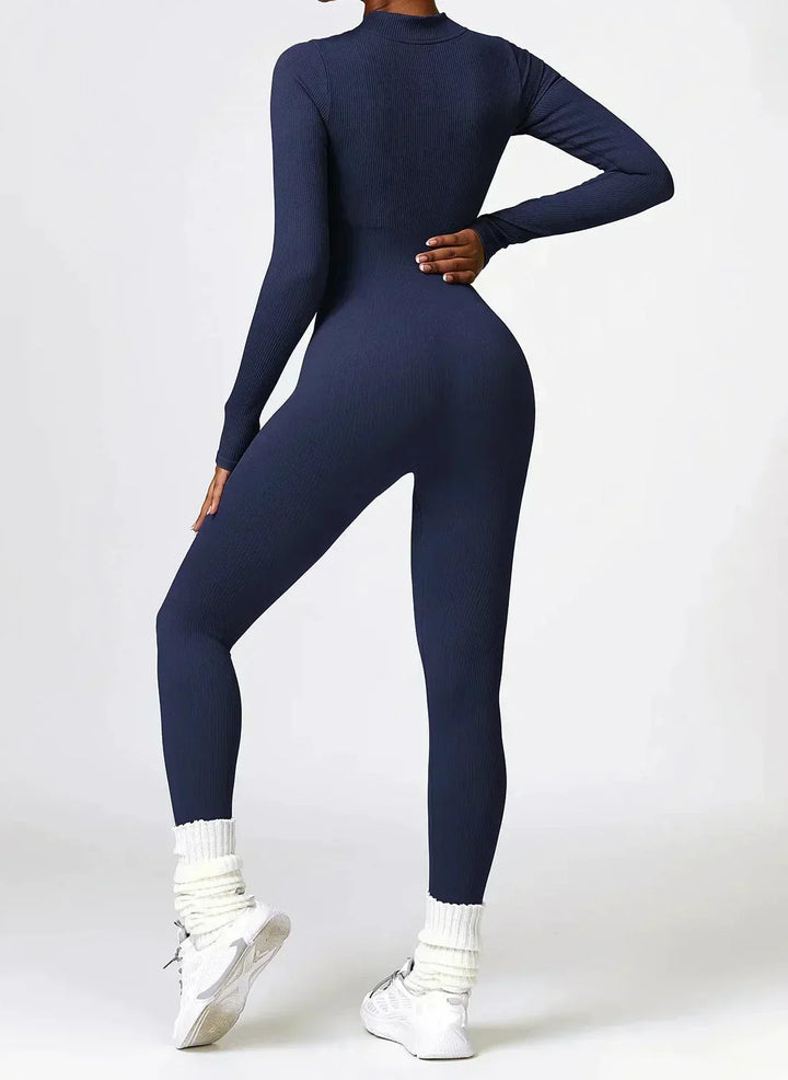 Wygodny jednoczęściowy kombinezon athleisure, dopasowany krój, na co dzień.