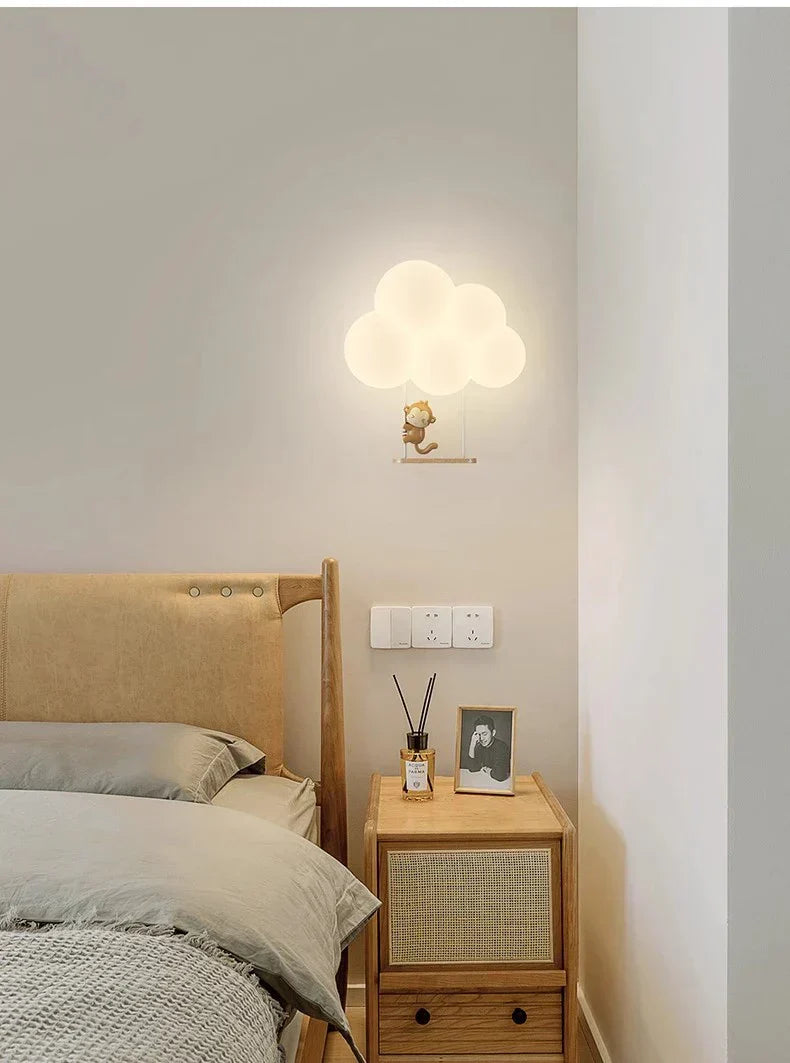 Designerska biała lampa ścienna LED, motyw zwierzęcy. Stworzy magiczny blask jako lampka nocna w pokoju dziecka.