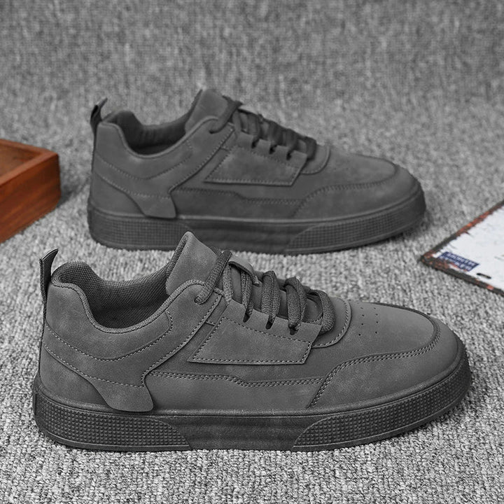 Nowoczesne męskie sneakersy sznurowane, uniwersalne buty streetwear dla komfortu i miejskiego stylu. Na każdy dzień.