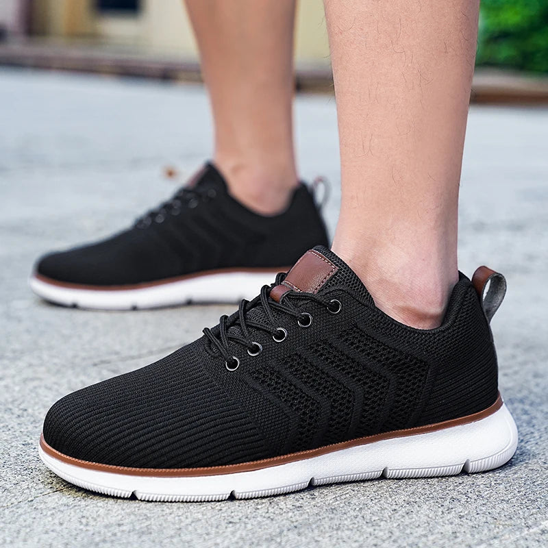 Wygodne męskie sneakersy sznurowane z lekką podeszwą i efektowną teksturą. Komfortowe obuwie męskie.