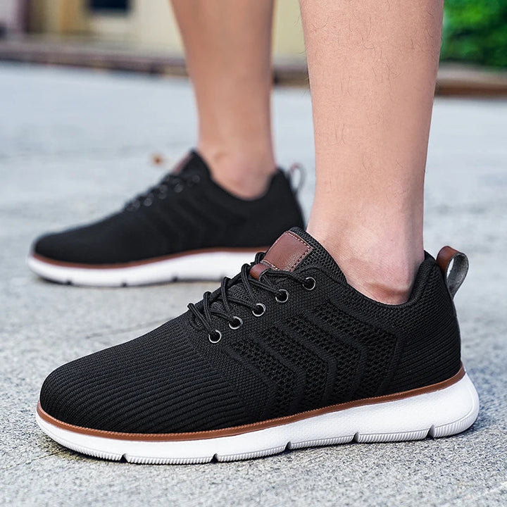 Wygodne męskie sneakersy sznurowane z lekką podeszwą i efektowną teksturą. Komfortowe obuwie męskie.