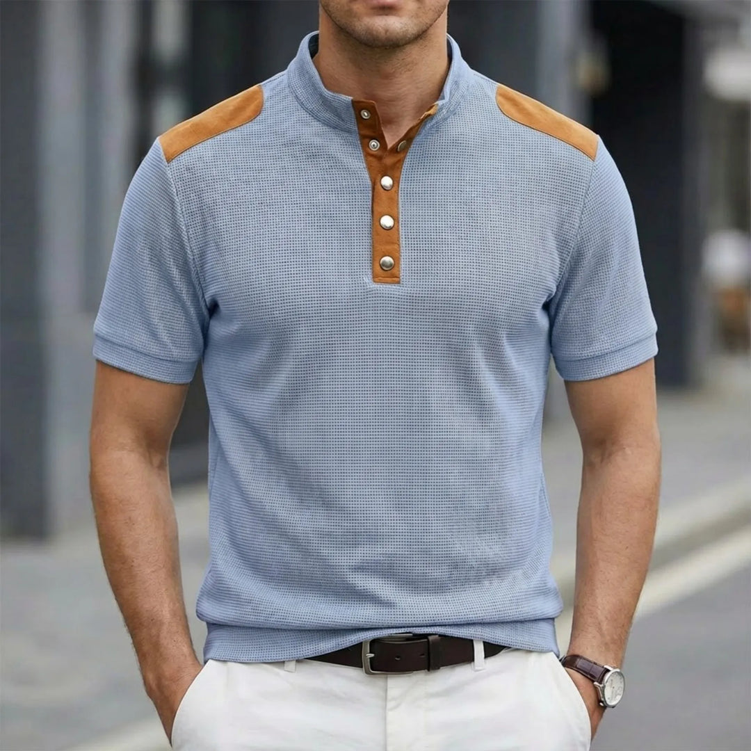 Męska koszulka Henley z krótkim rękawem. Wygodne polo z dekoltem na guziki, świetne do mody casual.