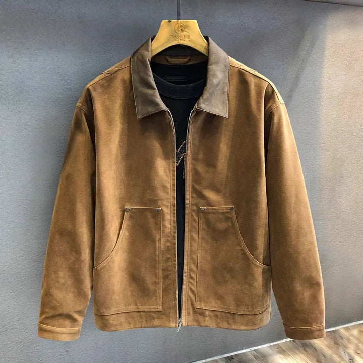 Wszechstronna męska kurtka casual khaki z kontrastowym kołnierzem. Pasuje do wielu stylizacji, na każdą okazję.