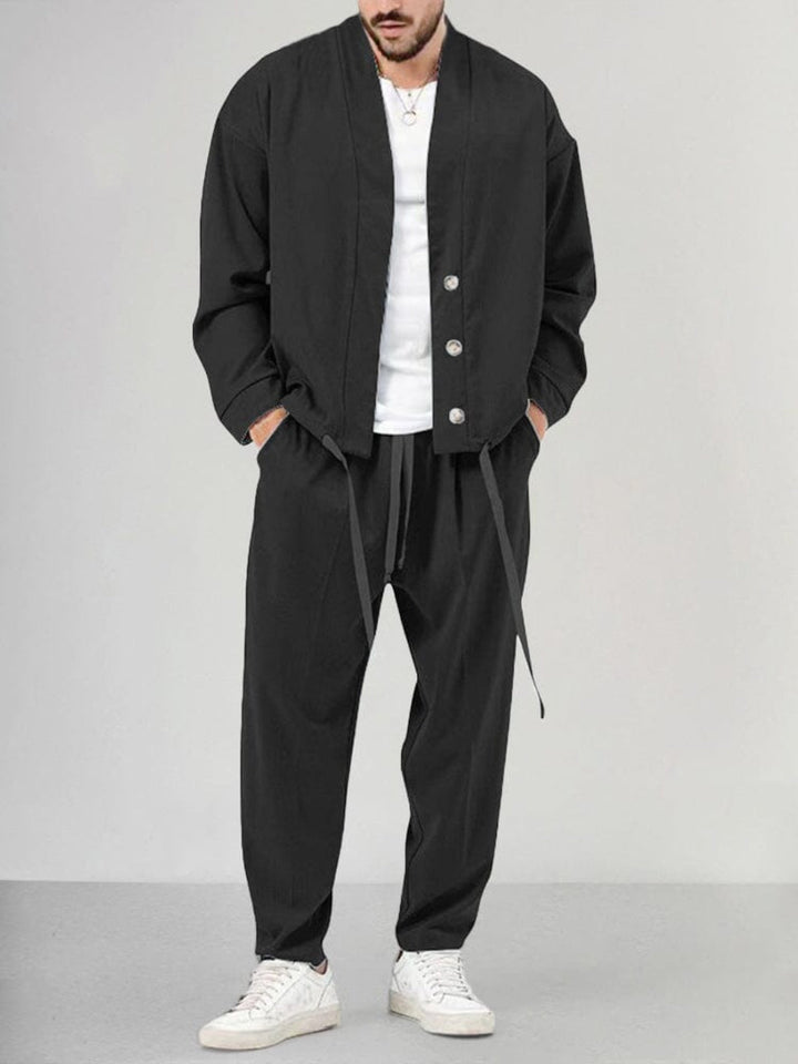 Stylowy męski dres wypoczynkowy casual. Dwuczęściowy komplet gwarantuje wygodę i modny wygląd.