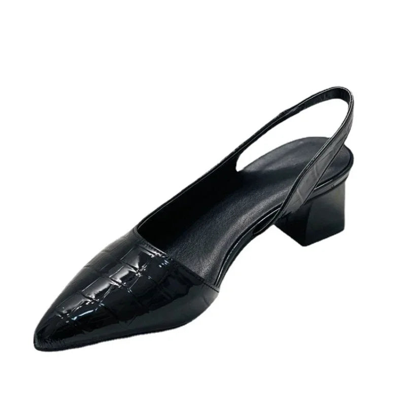 Sandały damskie na słupku, model slingback ze szpiczastym noskiem. Komfortowe i eleganckie buty damskie na okazje.
