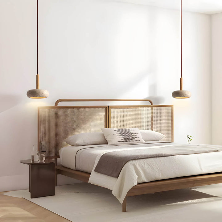 Lampa sufitowa z okładziną z trawertynu, żółty odcień. Naturalne oświetlenie do sypialni lub jadalni.