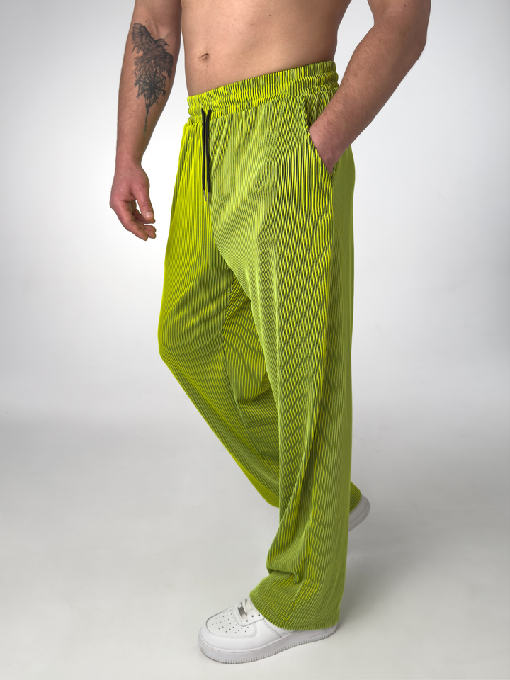 Casualowe spodnie męskie w paski, prosta nogawka. Eleganckie, na lato, do miejskiego stylu.