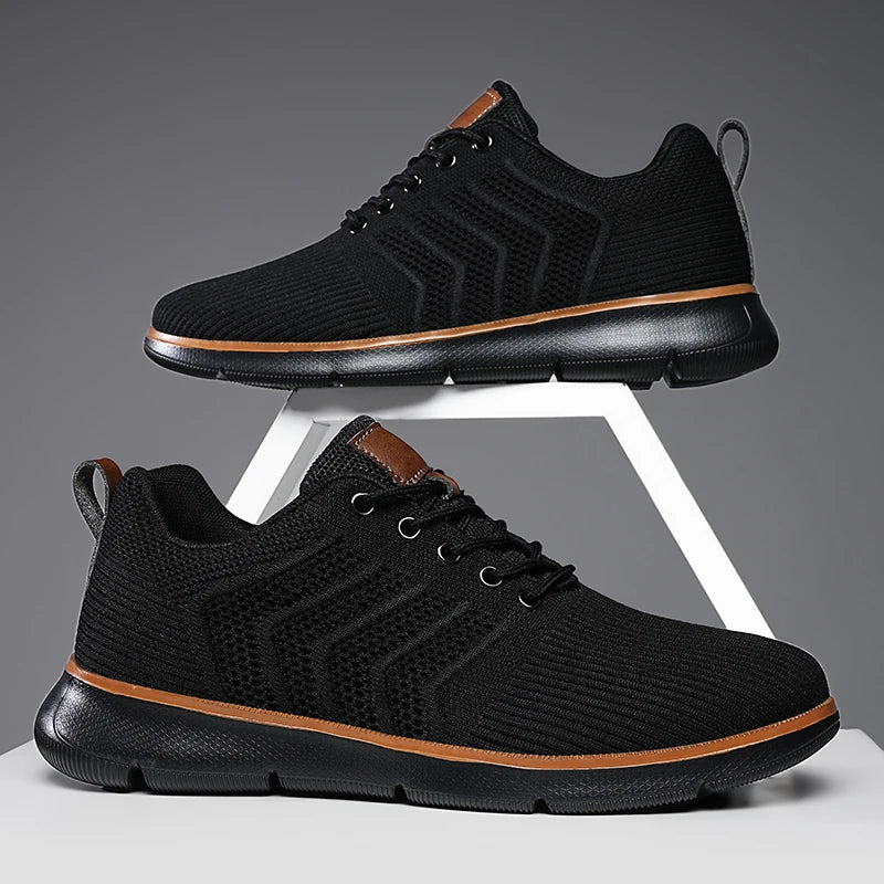 Zbliżenie na męskie sneakersy: unikalna tekstura, solidne sznurowanie, komfortowe obuwie.